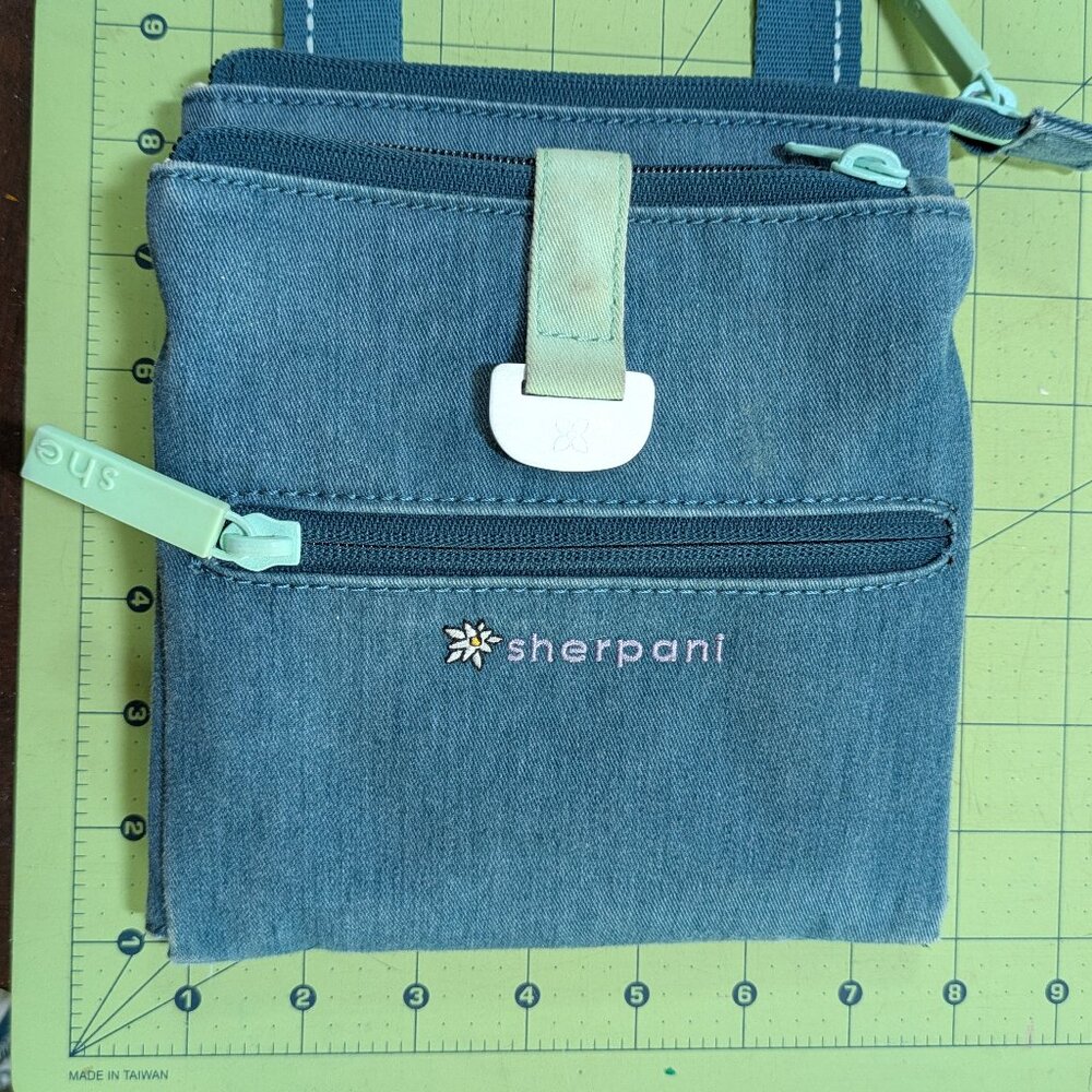 Sherpani Lima purse